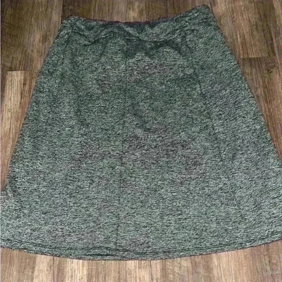 Athleta Ruched Stretch Bodega Skirt Heathered Charcoal Grey Size Medium Tall - Picture 2 of 3
